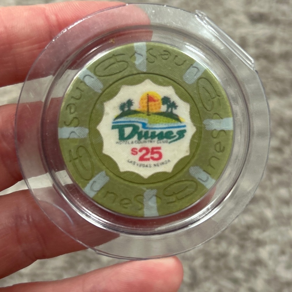 Vintage Dunes Hotel Las Vegas $25 Casino Poker Chip Green Obsolete Collectible